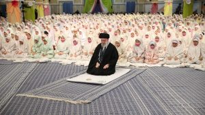 چگونه فرزندانمان را به نماز علاقهمند کنیم؟